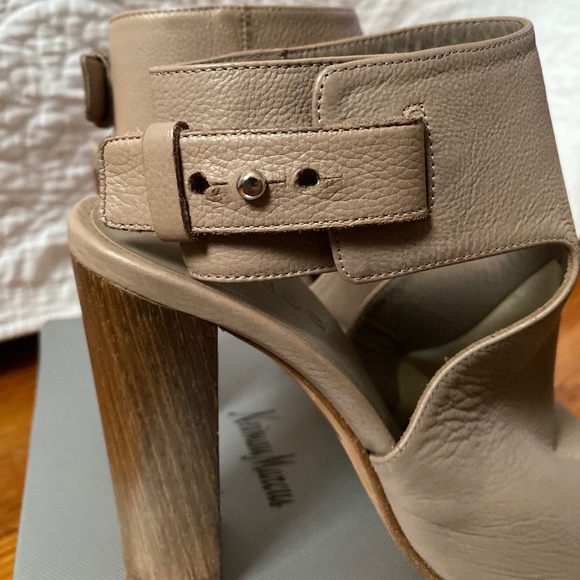 VINCE block heel sandals, Size: 6.5, Beige - Picture 6 of 9